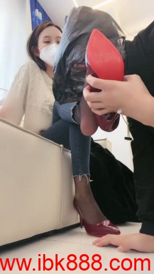 【秋秋】高跟黑丝恋足/口吐食物喂食/圣水 bf23587