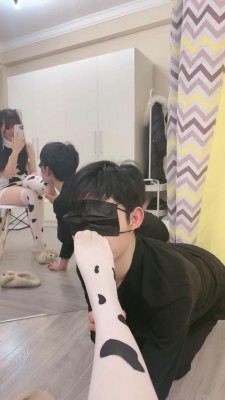 【礼礼大人】脚垫伺候奶牛服妹妹 bf22381