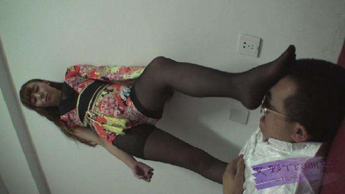 女杀手虐杀黑帮老大