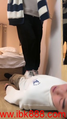 【诗酒S】脏小白鞋棉袜踩狗_HD绳艺资源