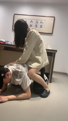 【狗哥】剧情：家教女王上门收拾男同学 bf11955