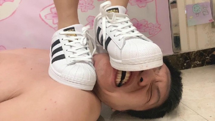 【兔粉粉】来自阿迪贝壳头的暴虐 YC-211204-5