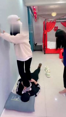 【精神小妹】3S原味袜气味羞辱/踩踏 bf22044