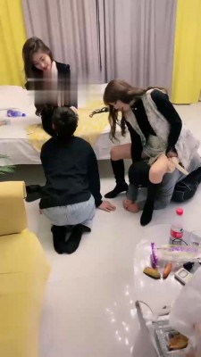 【梦涵小主】姐妹花群调兄弟狗-踩踏/提档/深喉【双视角版】 bf22086_HD绳艺资源