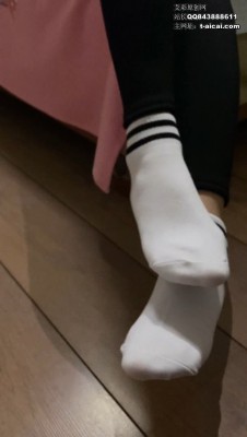 【雅泫】pov舔鞋舔脚踩脸踩裆 YC-220721-6