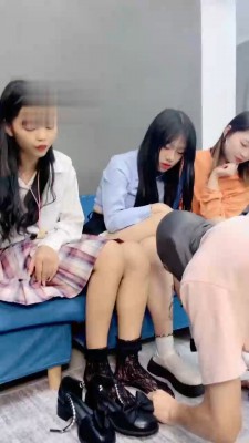 【狗哥】3学生素人原味脚辱狗 bf18863