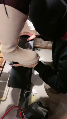 【领主老大】近距离长靴棉袜+黑丝高跟踩虐 bf21351
