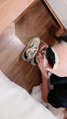 【小野美少女】近距离舔脚 bf19208