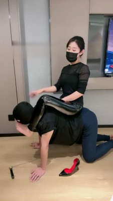 【万黛】御姐高跟诱惑路人做狗 bf21512