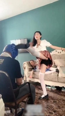 【LAPAPA】初柒带新人初八双s全jk白丝套装暴力踢头(超长版)JK学生妹暴踹