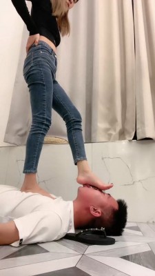 【樱木花椒】精神小妹狂抽路人耳光 bf19733