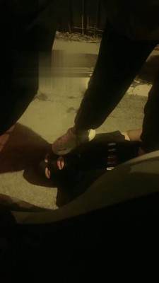 【开发素人】户外路边和闺蜜调母狗 bf18679