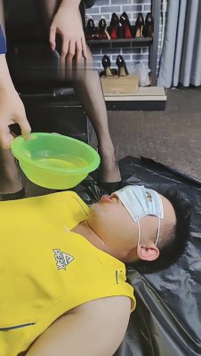 【冷大人】黑丝美腿骑马转胯腿绞 bf10206