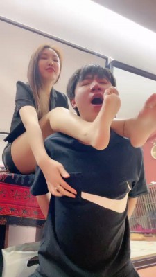 【辣妈S】骑马遛狗/丝袜脚深喉 bf22318