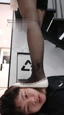 【一茶】黑丝高跟脚底蹂躏 bf17808