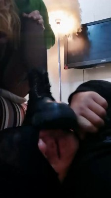 【成都叶子】耳光/踹脸/踩踏喂食/恋足 bf21721