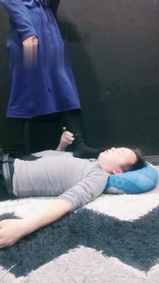 【敏敏郡主】电影院舔素人脏鞋【双视角版】 bf22171