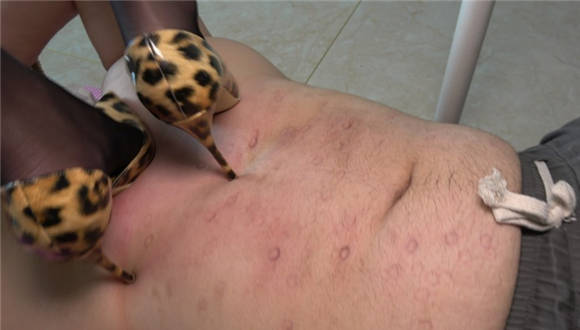 【冷柔】豹纹高跟连续超狠踩踏20分钟