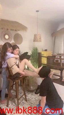 套路直播【领主老大】奴下奴-让闺蜜喝圣水/教她虐狗 bf23379