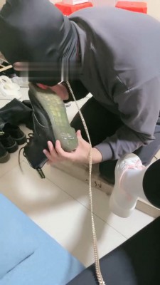 【杭州CC】小白鞋白袜踩头辱奴 bf19264