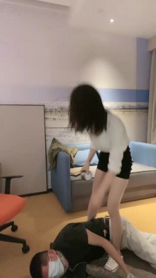 【筱月】车模白袜塞嘴暴力虐打 bf18895