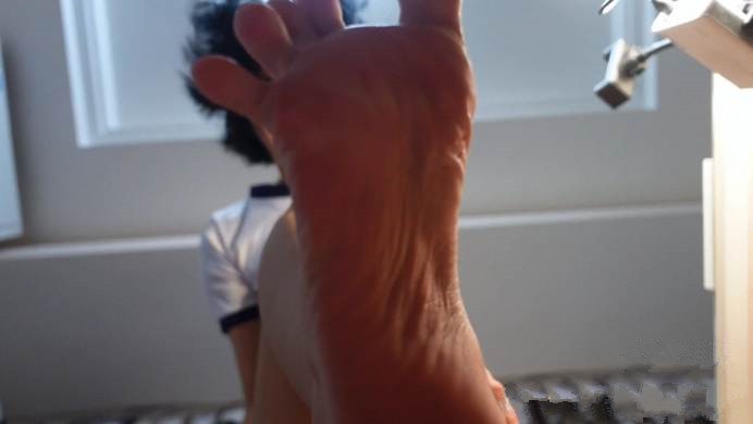 【Haruka瑶酱】极致脏鞋臭袜pov巨人视觉惩罚男同学