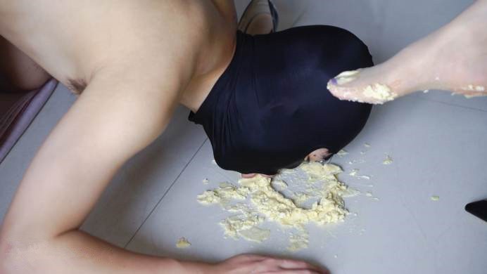 【贝琳S】肉丝脚下饥渴的狗狗