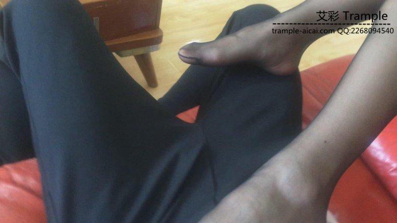 【黑丝终极福利】高傲女老板的黑丝剧情丝情袜虐。