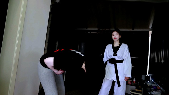 【惑心】跆拳道原味白袜虐女奴