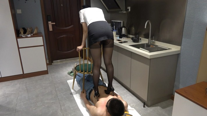 【彼岸花】高跟鞋踩乳头拷问犯人 YC-221226-4