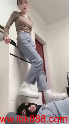 【精神小妹】3S学生主全体重踩头/跺头 bf23567