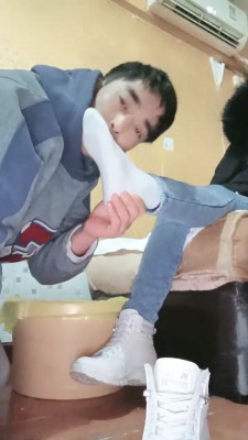 【猫咪大人】沐足店喝圣水/舔脏鞋底【双视角版】 bf21997