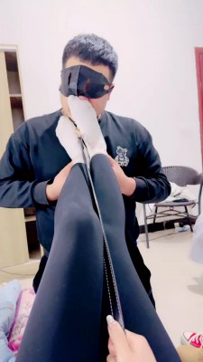 【靡兔】清理多双脏鞋底 bf22334