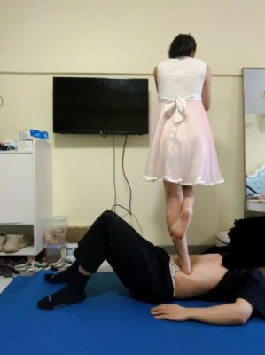 双胞胎萝莉下部