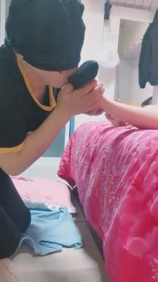 【77S】调教老狗舔鞋闻臭袜 bf12182