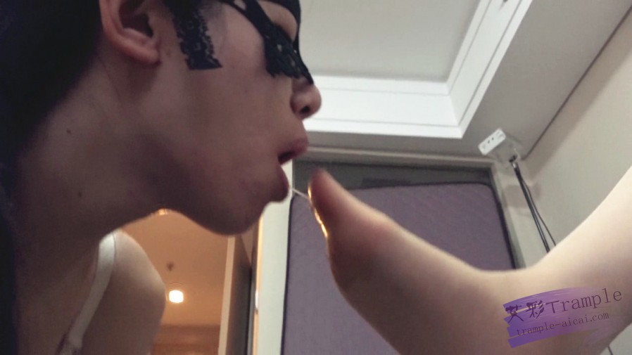 『小妮女女』插嘴深喉-肉丝高跟