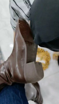 【辣姐】圈养狗奴伺候吃饭/喂食 bf23161