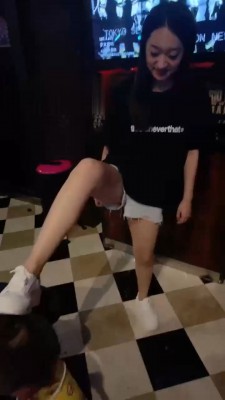 【领主老大】精彩-KTV多女王群调废物狗【双视角版】 bf17485