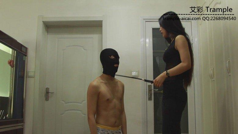 明妃绳艺导师高跟裸足踩踏贱狗_HD绳艺资源