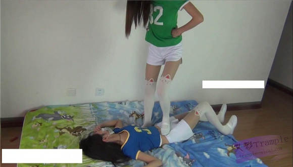 甜儿公主虐踩向老师告密l的LULU G-NV-103