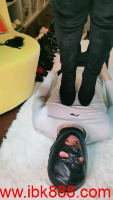 【小小春公主】御姐各种高跟踩踏【续集】 bf23453