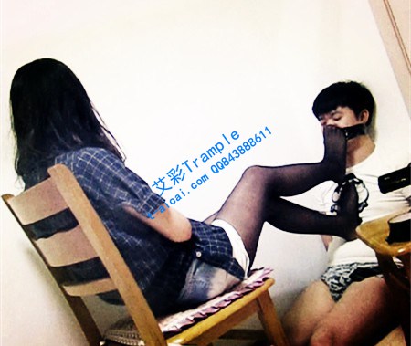 【美脚窒息特写篇】