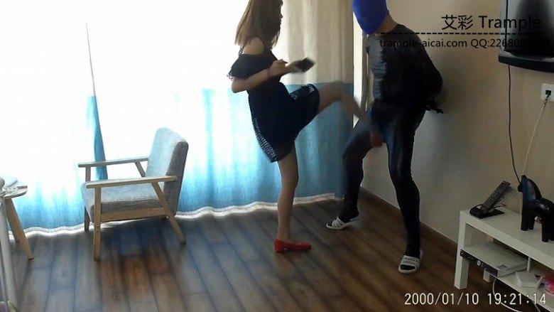 【快手红人】美脚玩喷子金生