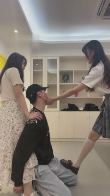 【狗哥】开发来应聘的两个小妹妹做S bf12103