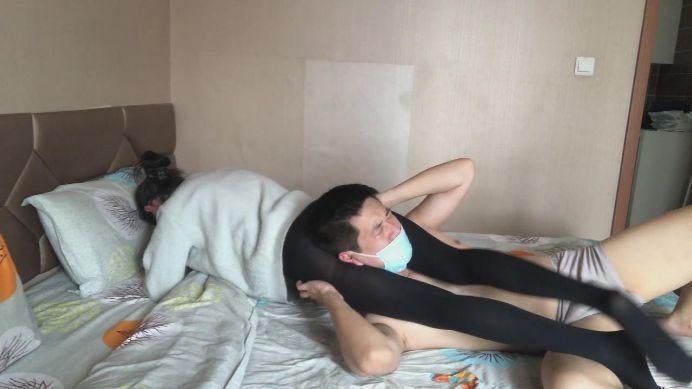 新式黑丝美腿美脚虐颈