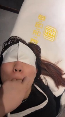 【橘子没熟】开发女M舔脚深喉  JS22103001