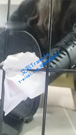 社会女靴笼第一视角羞辱