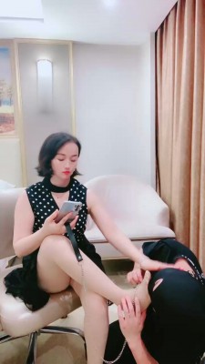 【小月】暴力鞭打虐恋足狗 bf18020