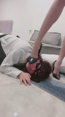 【希希子】犯贱母畜的脚下狗 bf12049