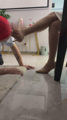 【妖子】姐妹花把继父当狗虐 bf12060